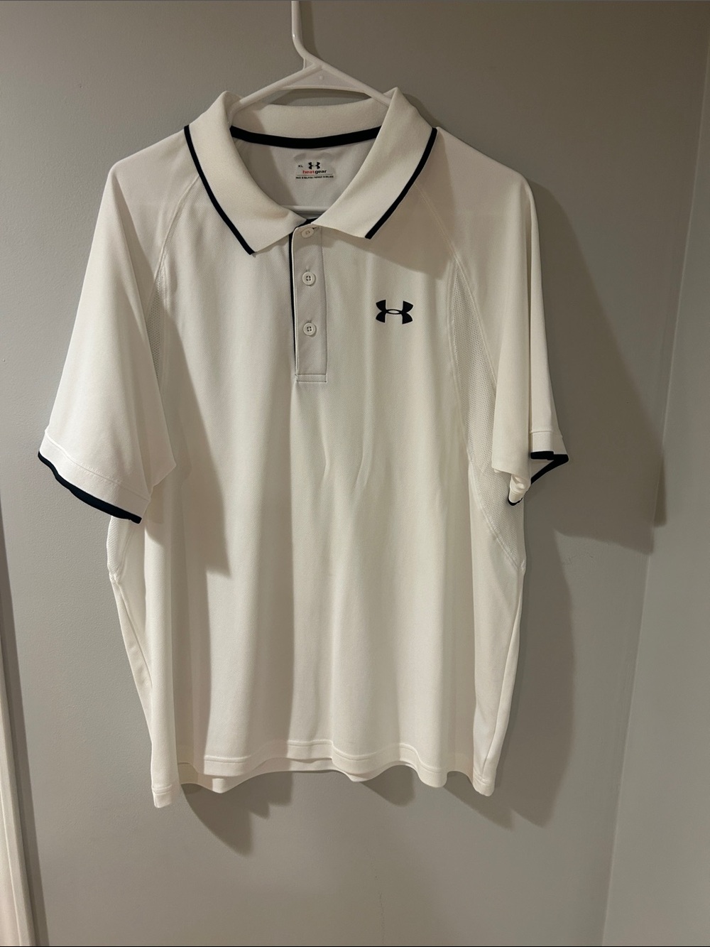 Under Armour Men’s XL White Polo with Black Trim